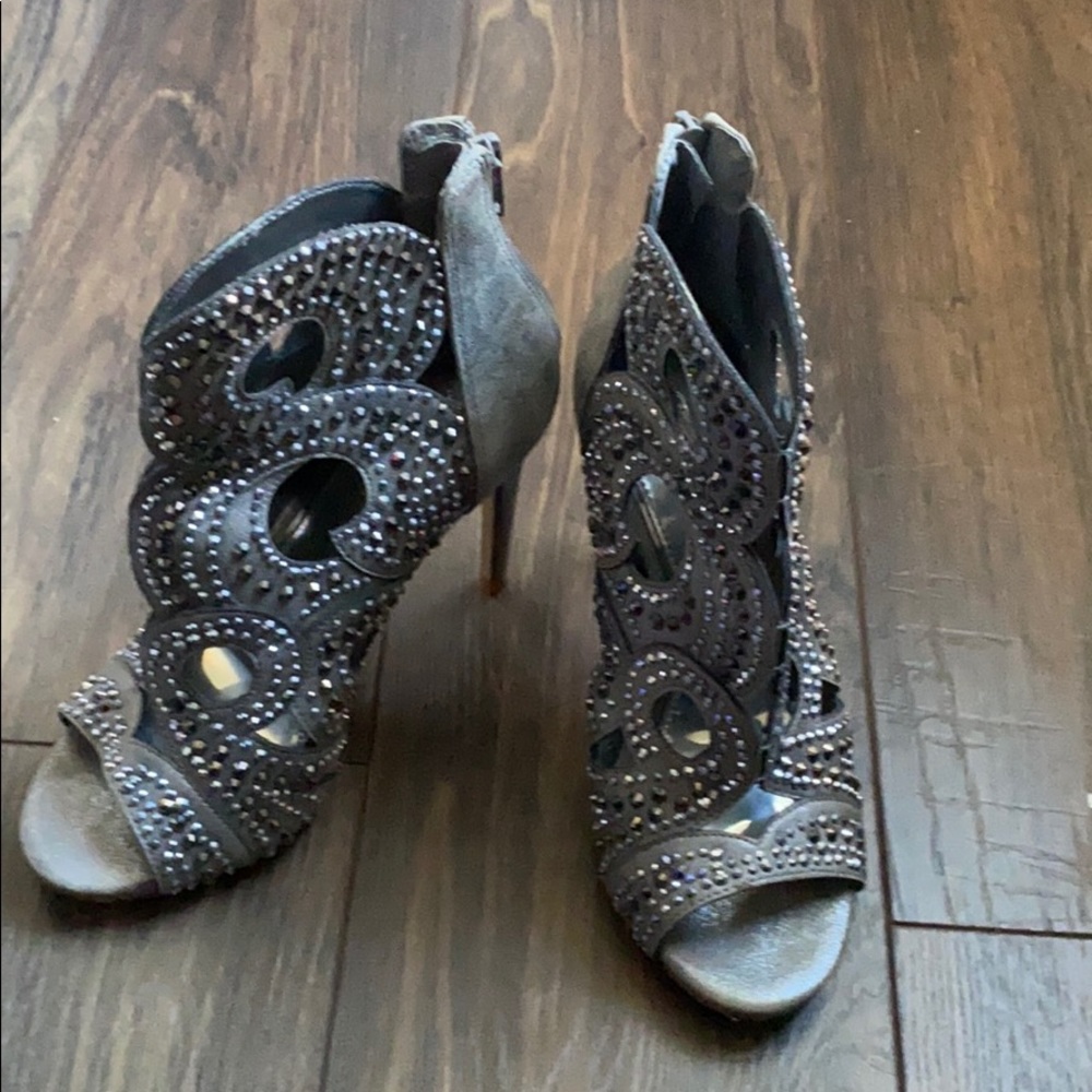 Gianni Bini peep toe heels W6 fit like 6.5